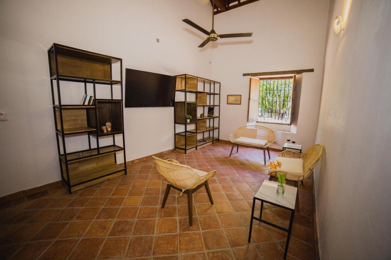 Karakali Boutique Hotel Момпос Екстериор снимка
