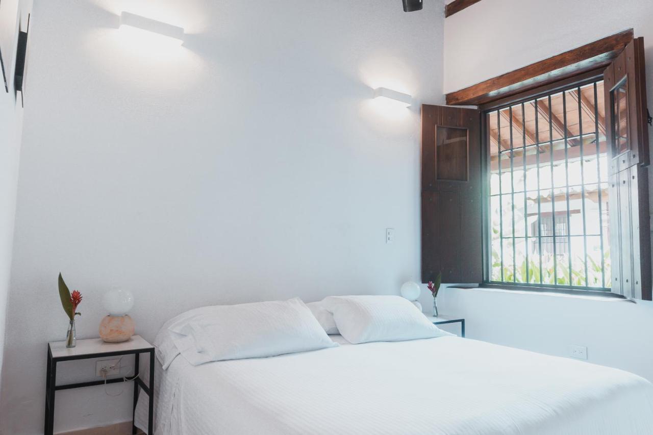 Karakali Boutique Hotel Момпос Екстериор снимка