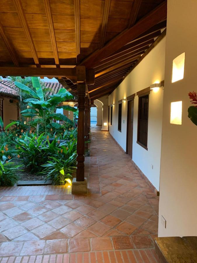 Karakali Boutique Hotel Момпос Екстериор снимка