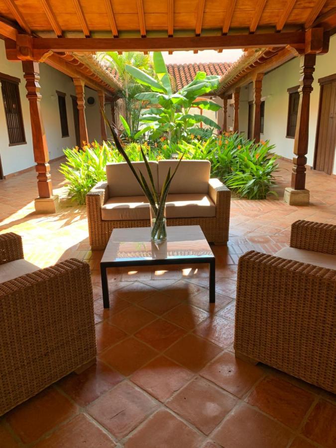 Karakali Boutique Hotel Момпос Екстериор снимка