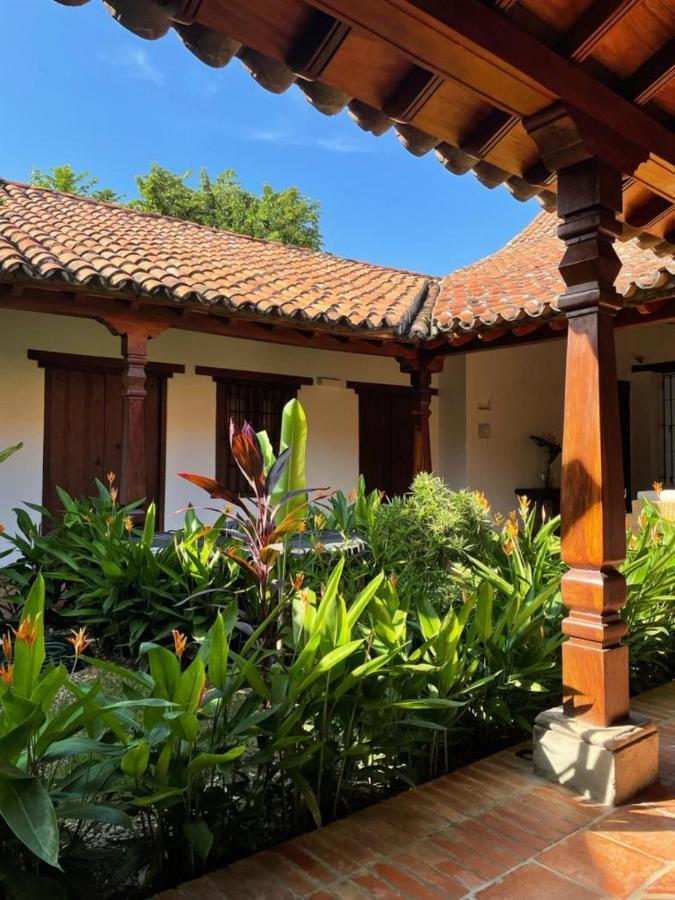 Karakali Boutique Hotel Момпос Екстериор снимка