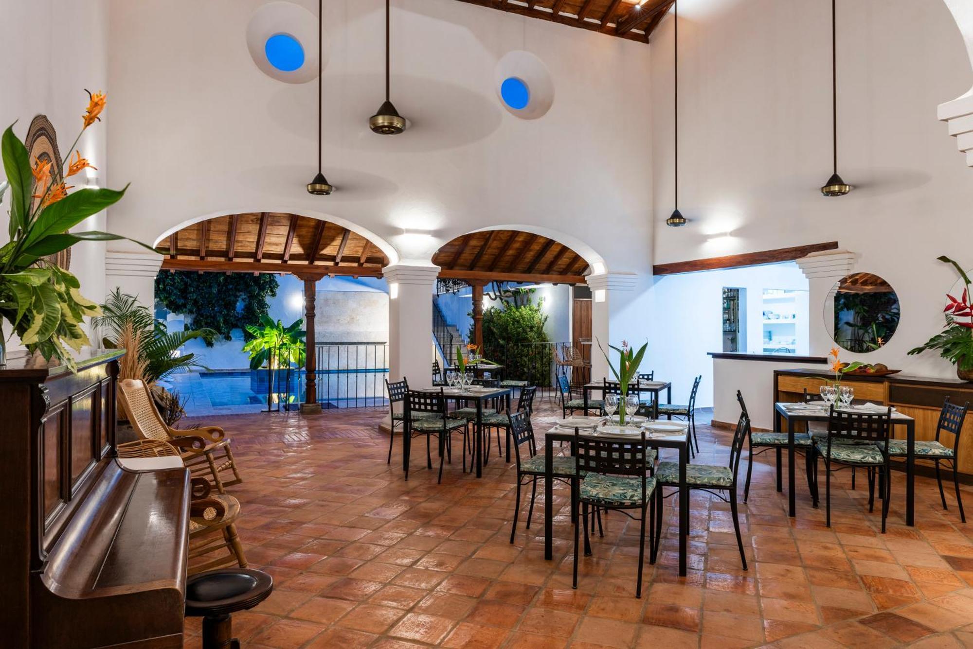 Karakali Boutique Hotel Момпос Екстериор снимка