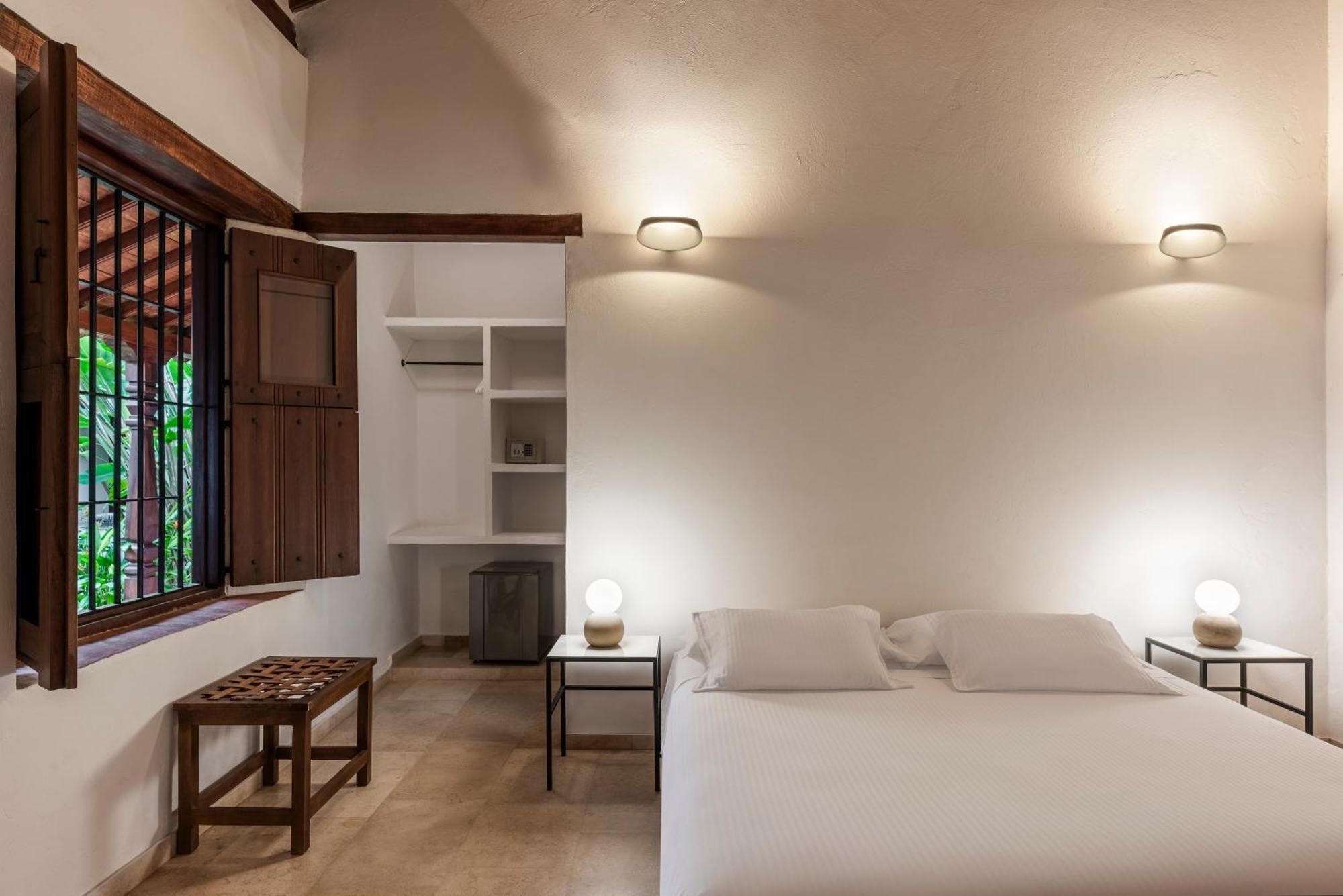 Karakali Boutique Hotel Момпос Екстериор снимка